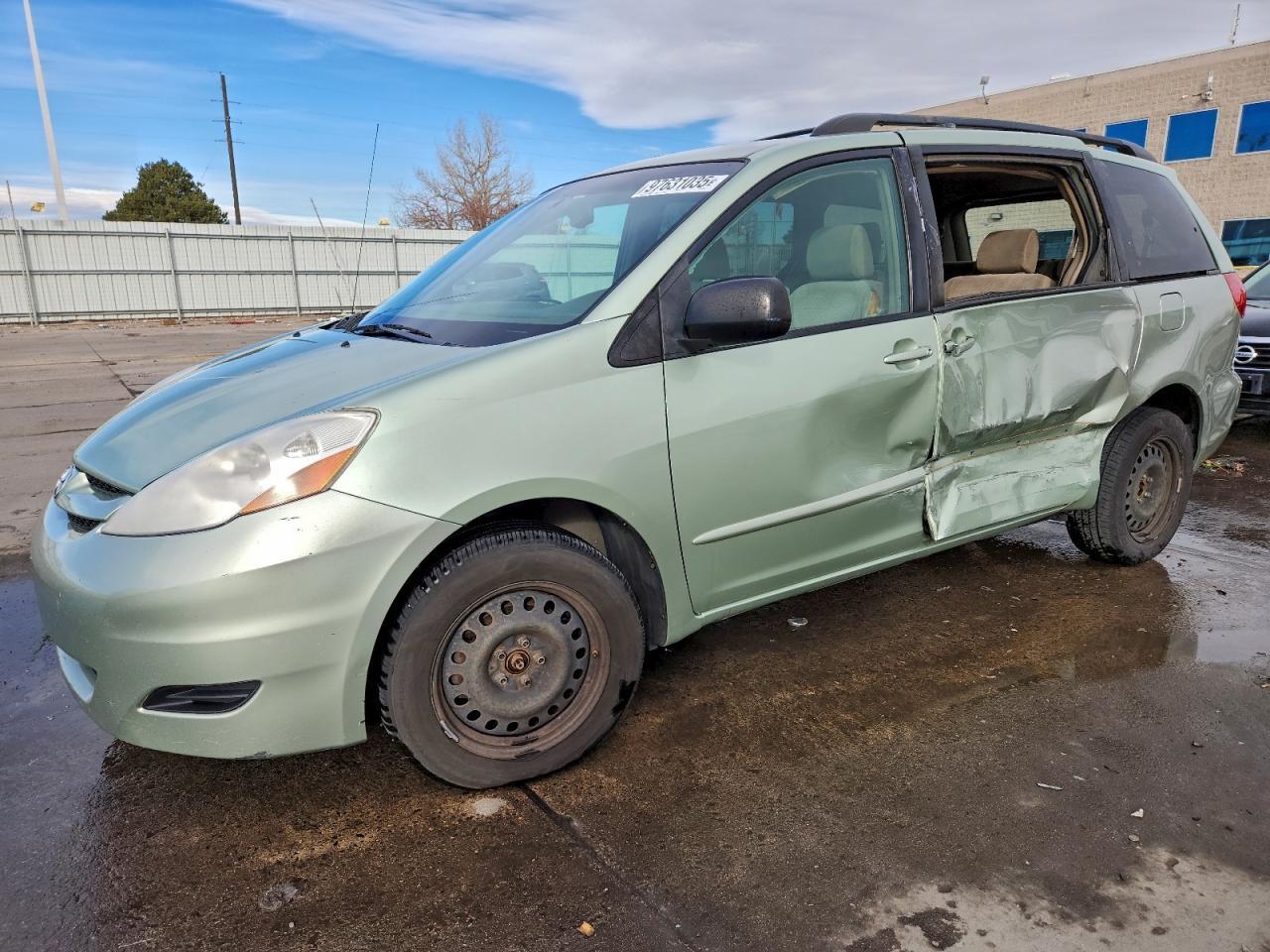 2008 TOYOTA SIENNA