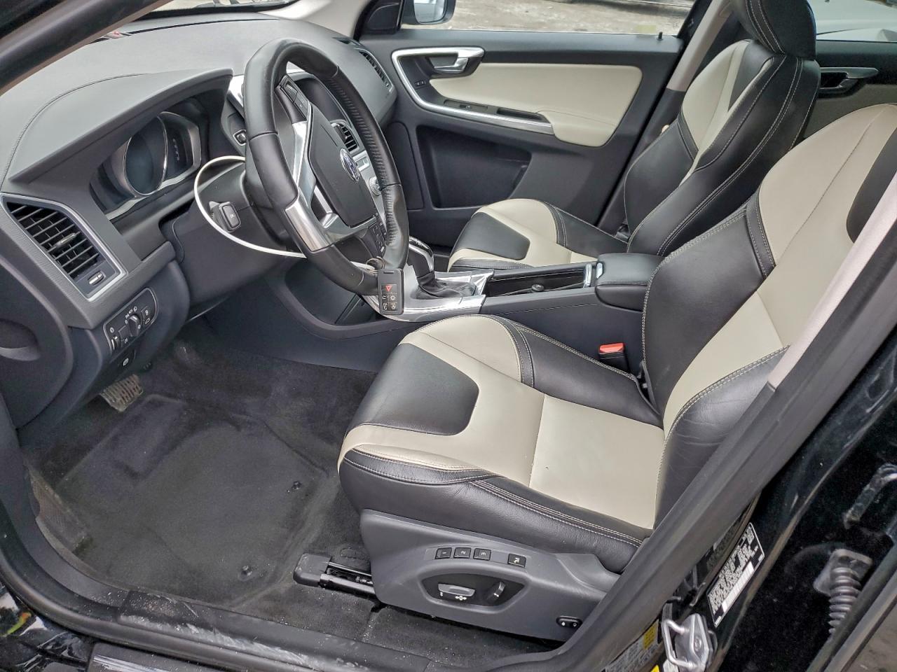 2017 VOLVO XC60