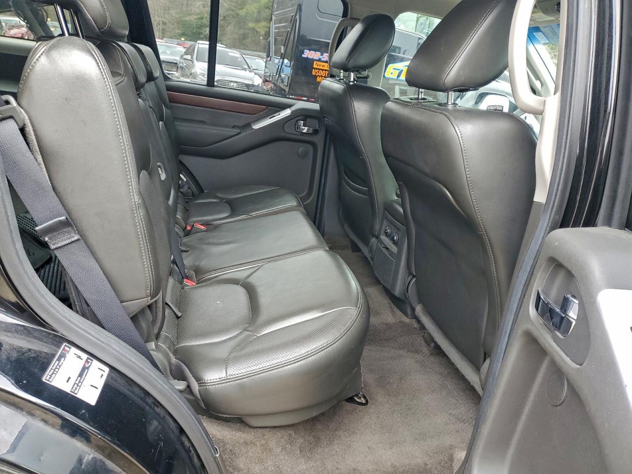 2011 NISSAN PATHFINDER