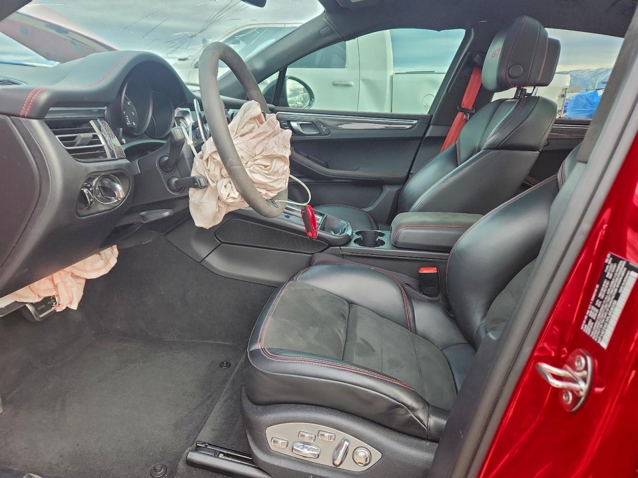 2023 PORSCHE Macan
