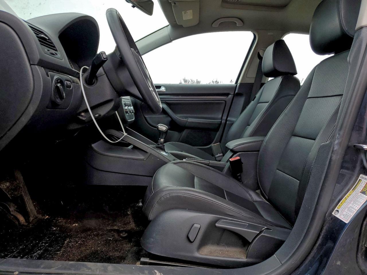 2010 VOLKSWAGEN JETTA
