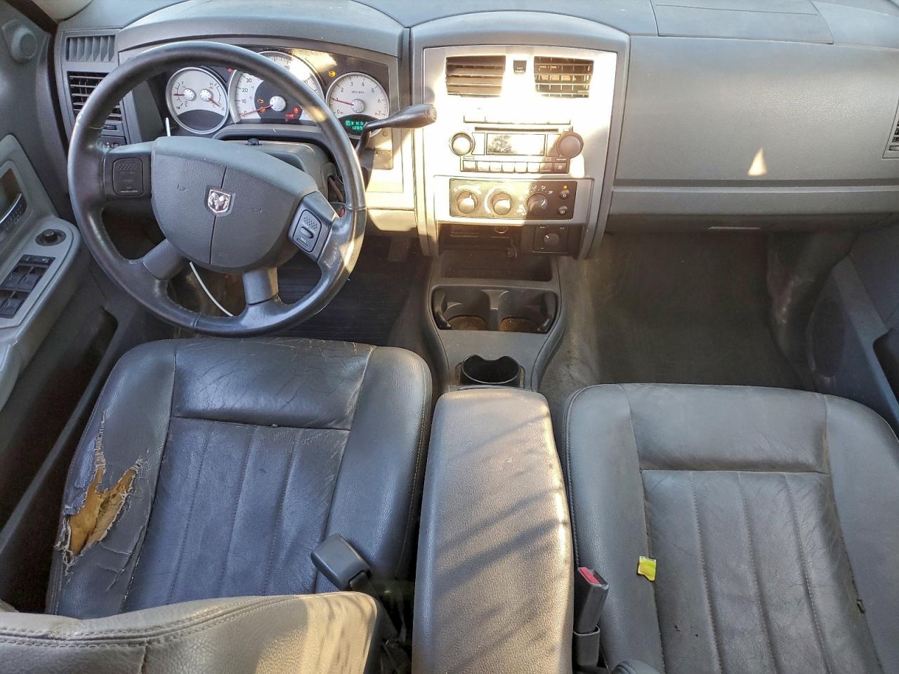 2005 DODGE Dakota