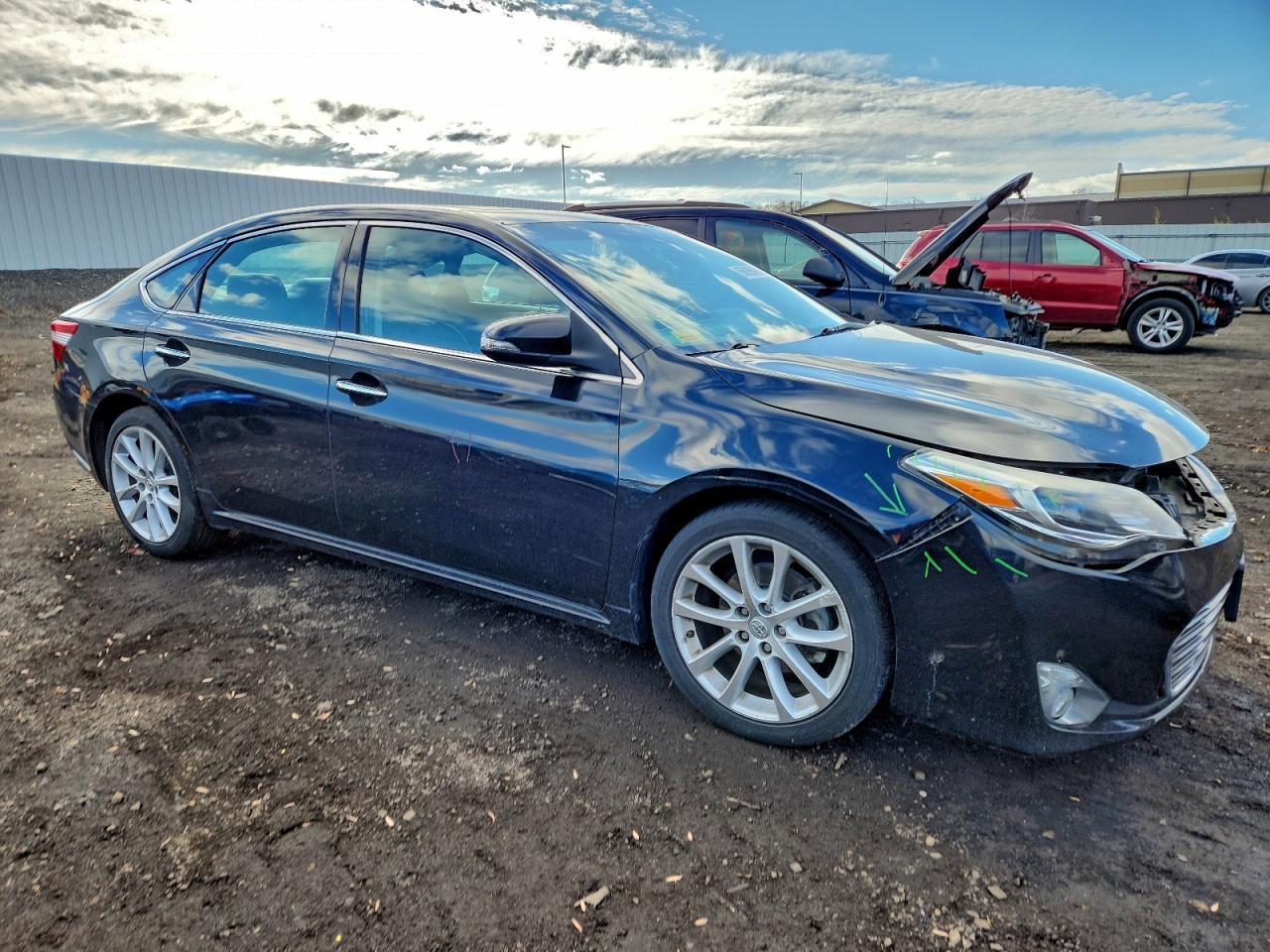 2013 TOYOTA Avalon