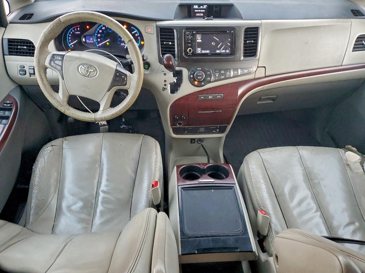 2013 TOYOTA SIENNA