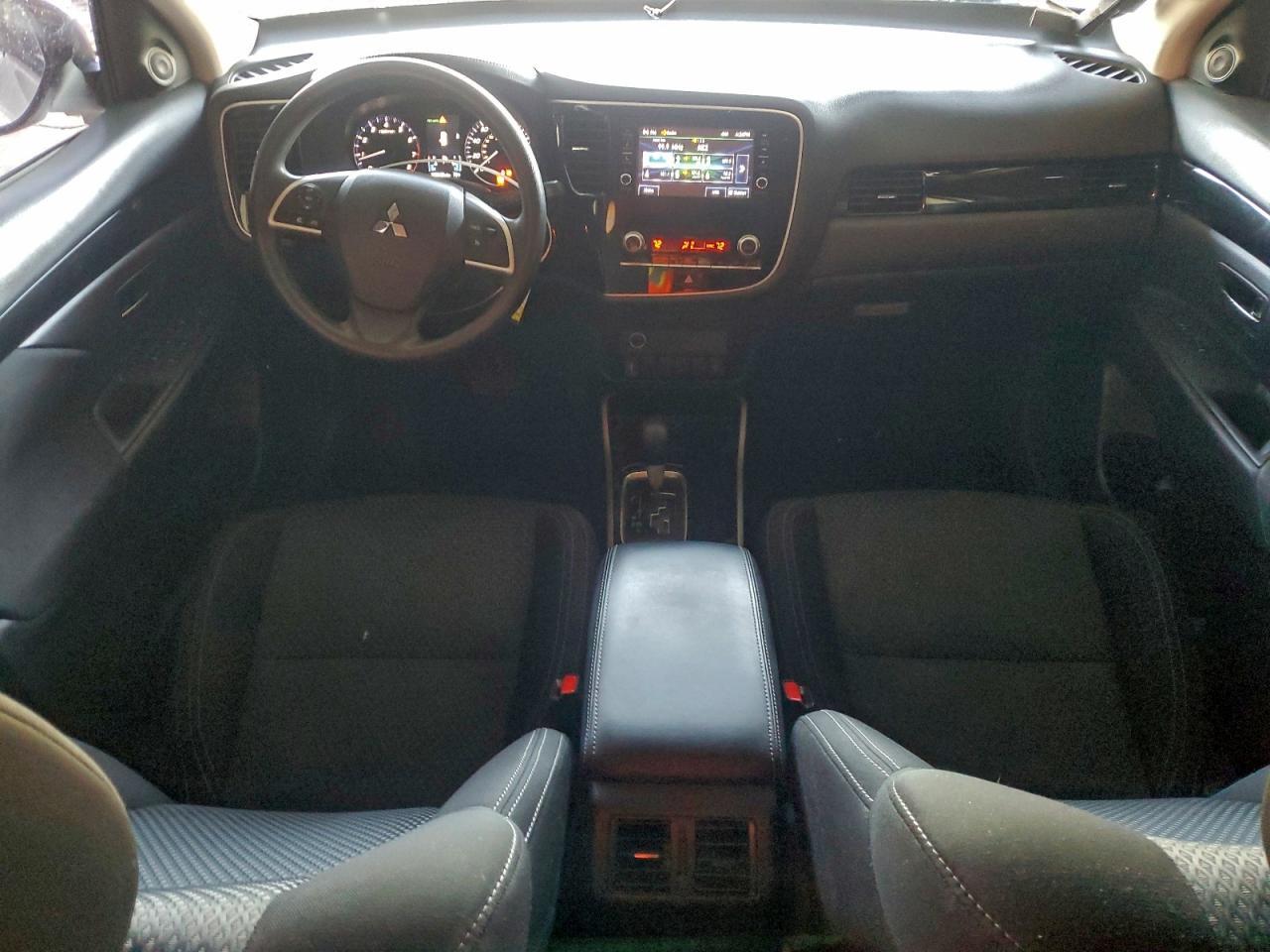 2020 MITSUBISHI outlander