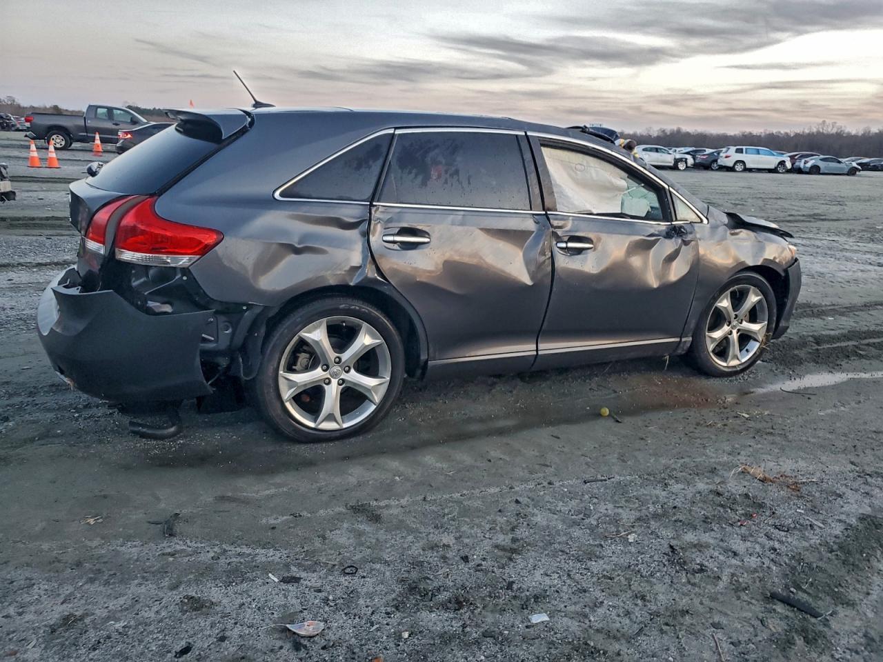 2011 TOYOTA VENZA
