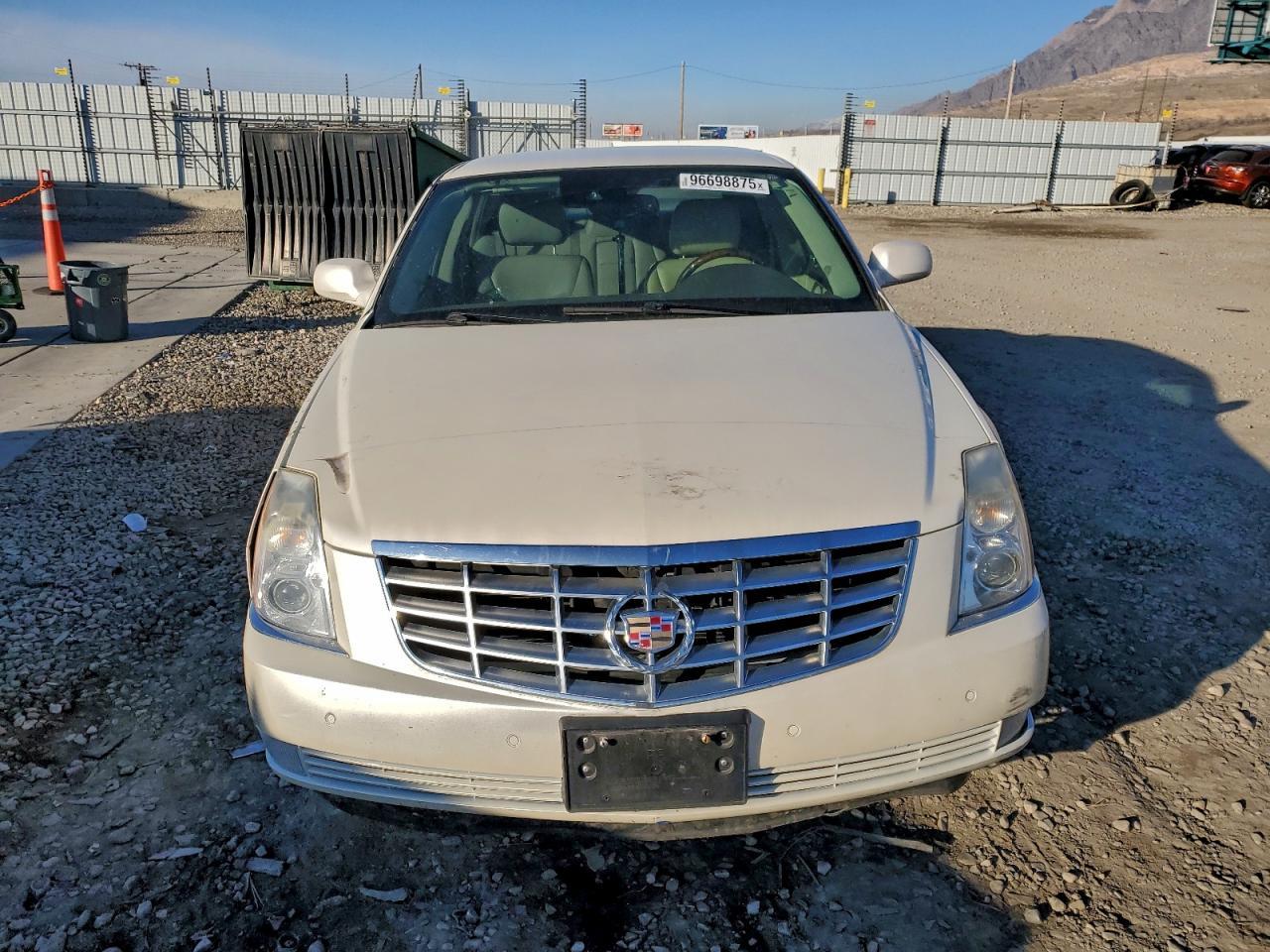 2009 CADILLAC DTS