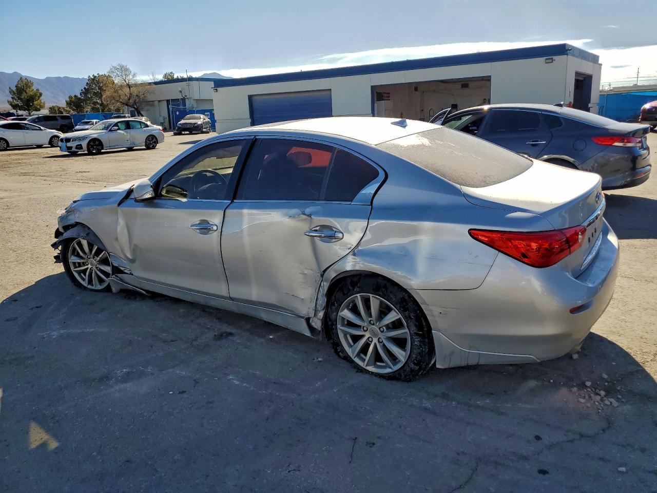 2016 INFINITI Q50
