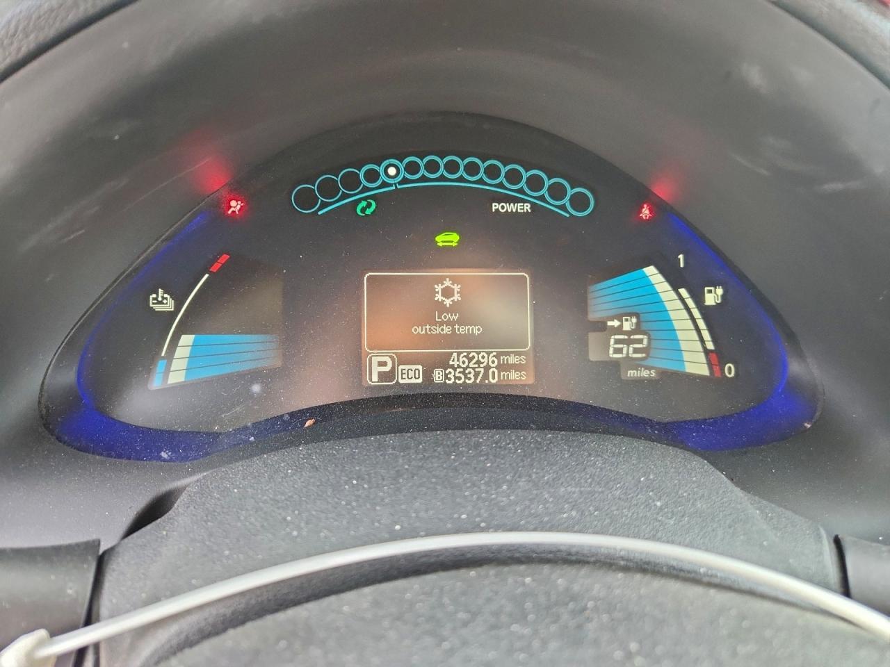 2017 NISSAN LEAF