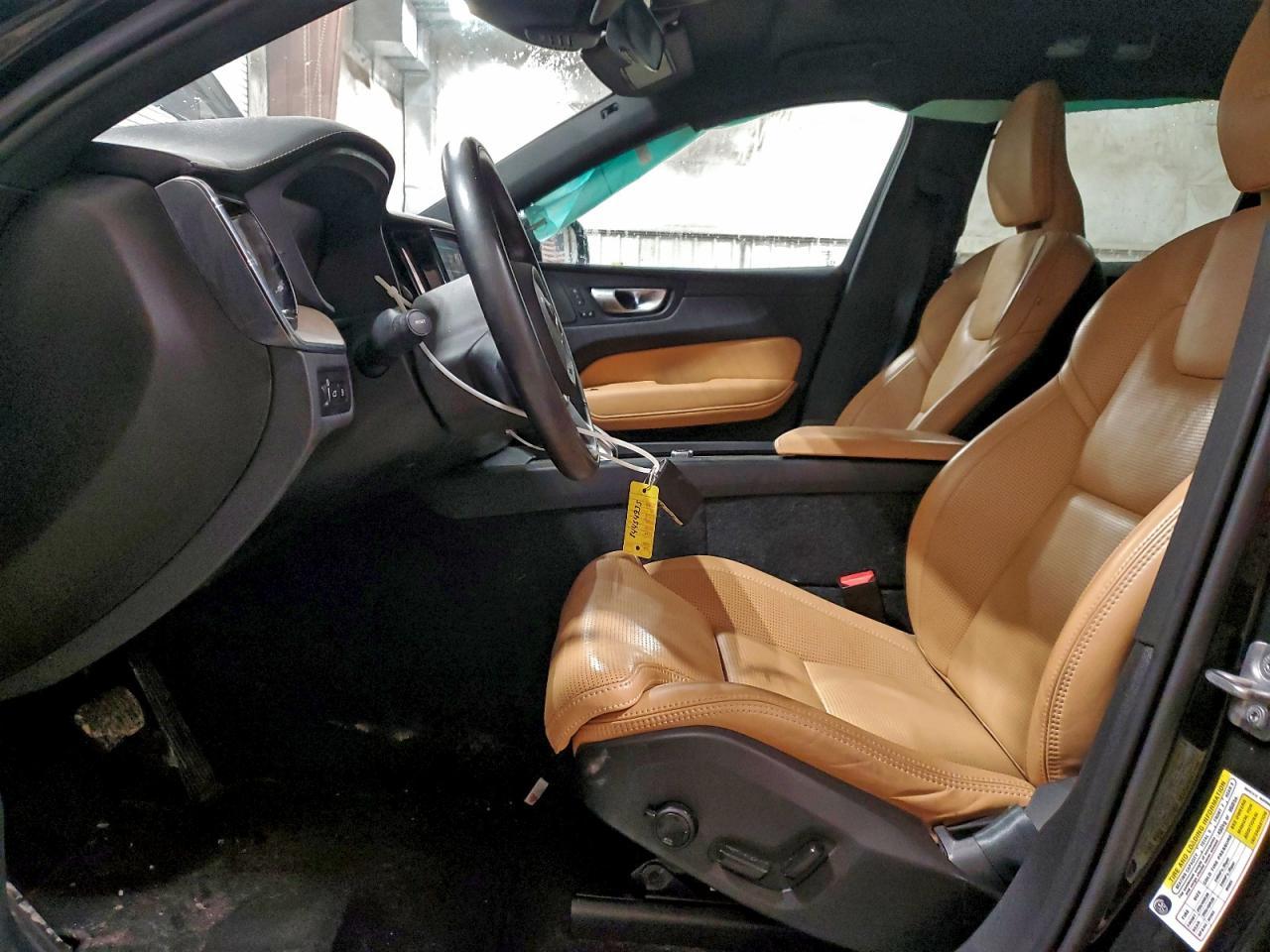 2020 VOLVO XC60