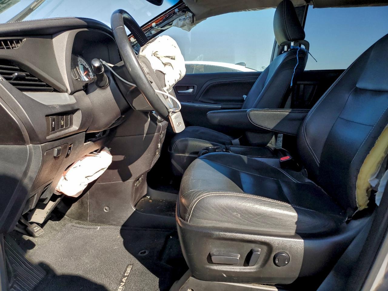 2016 TOYOTA SIENNA