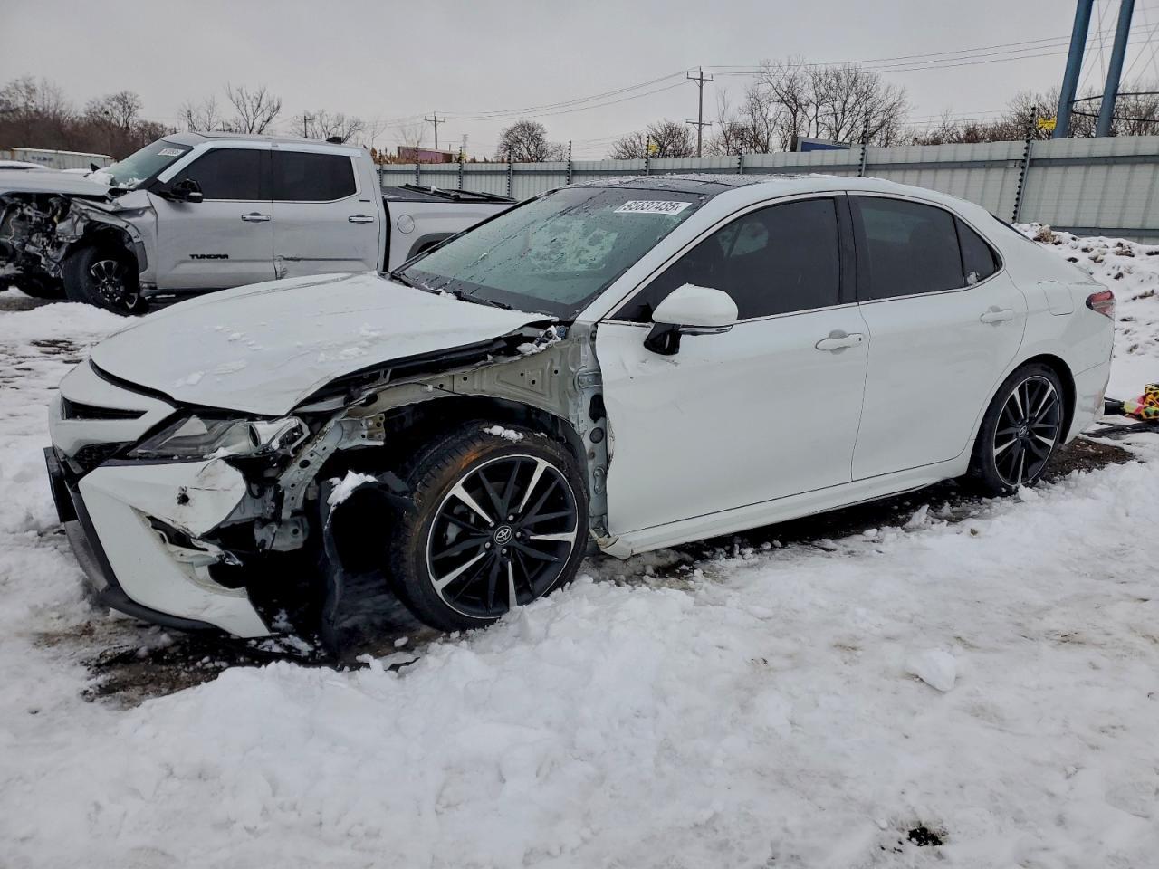 2018 TOYOTA CAMRY