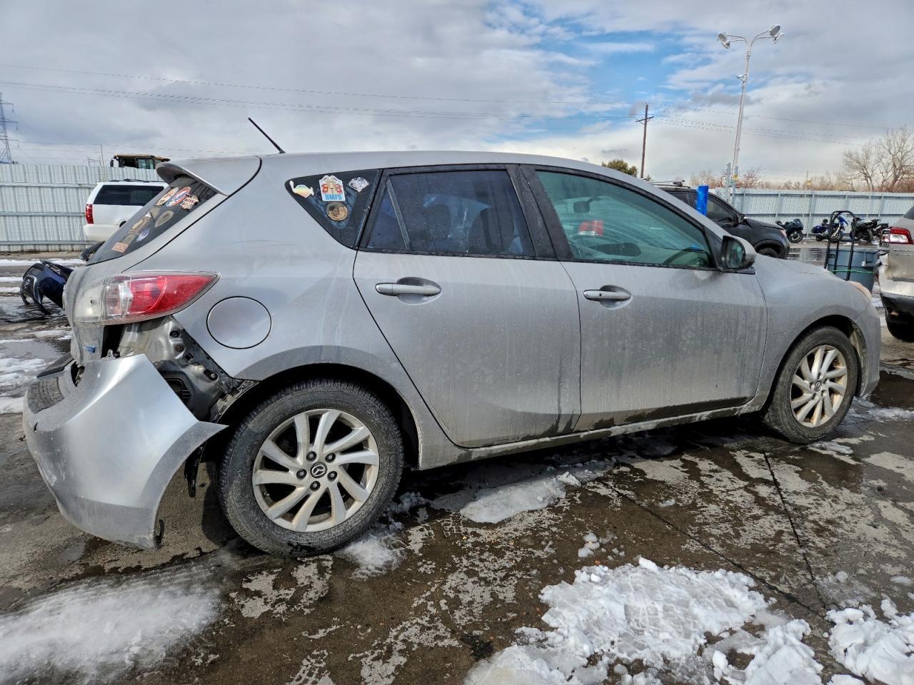 2013 MAZDA 3