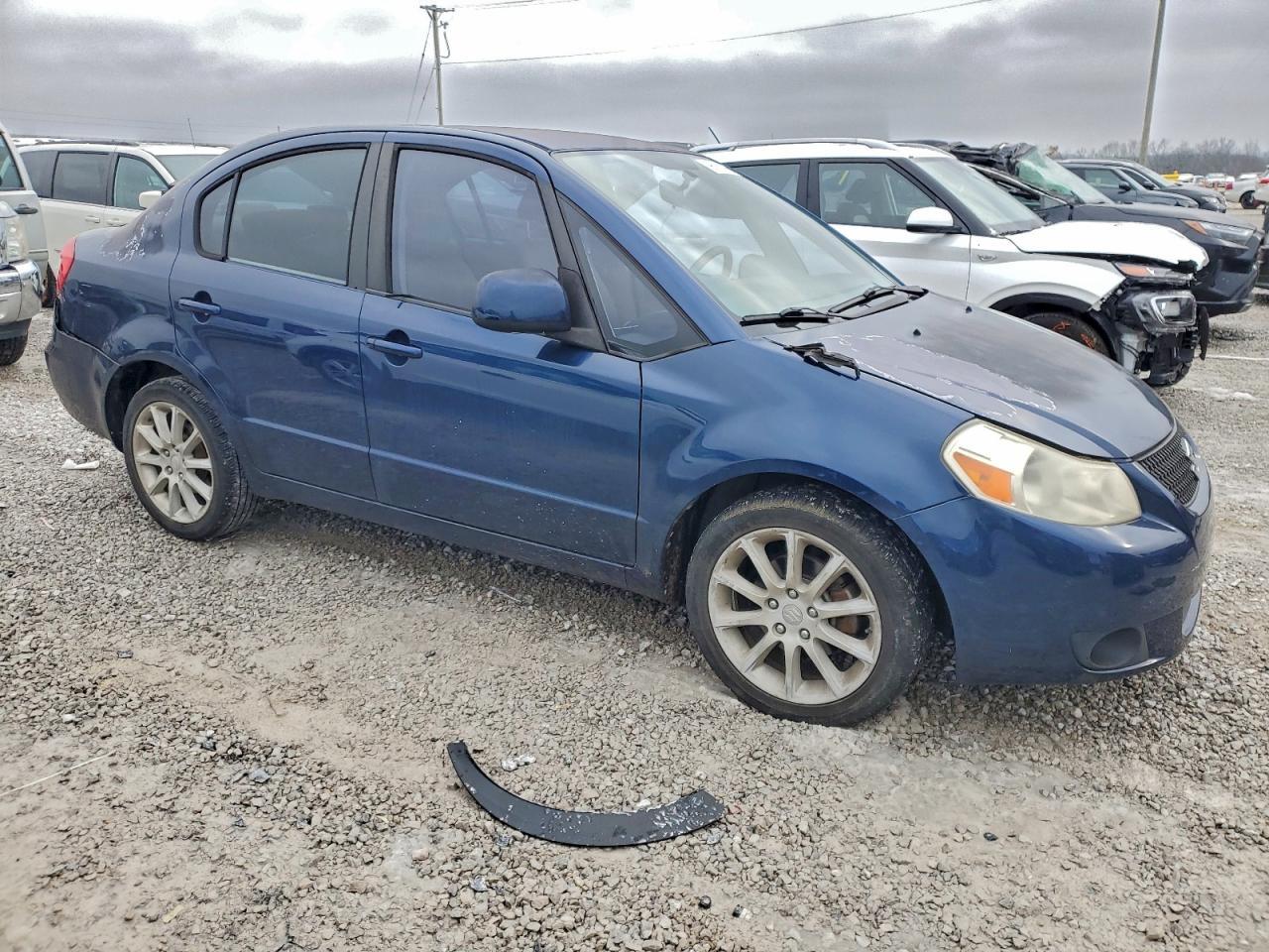 2011 SUZUKI SX4