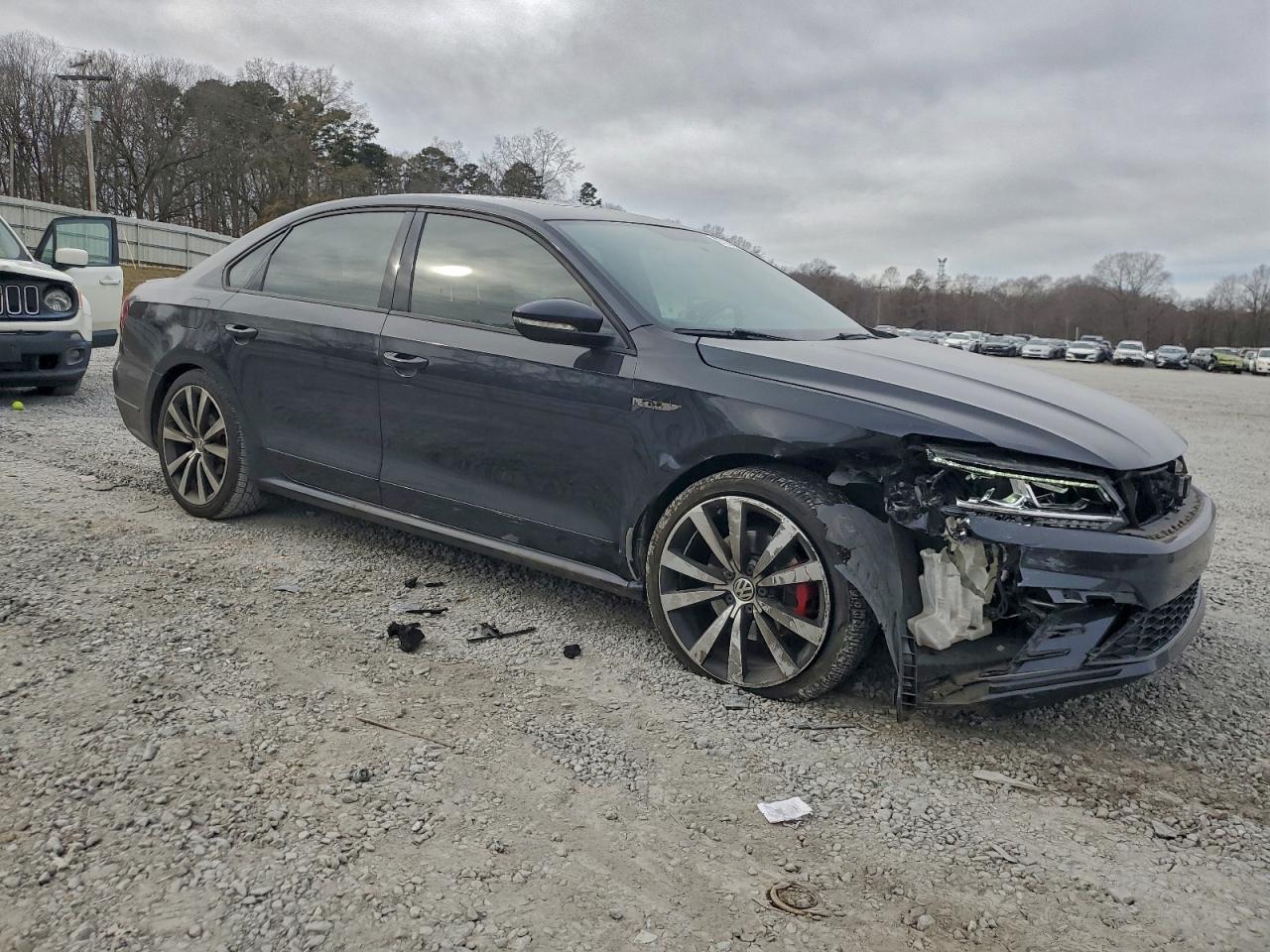 2018 VOLKSWAGEN Passat