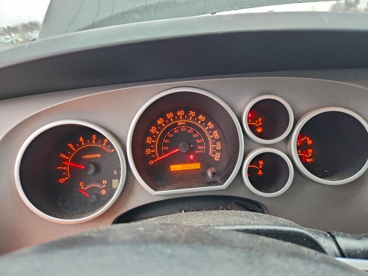 2011 TOYOTA TUNDRA