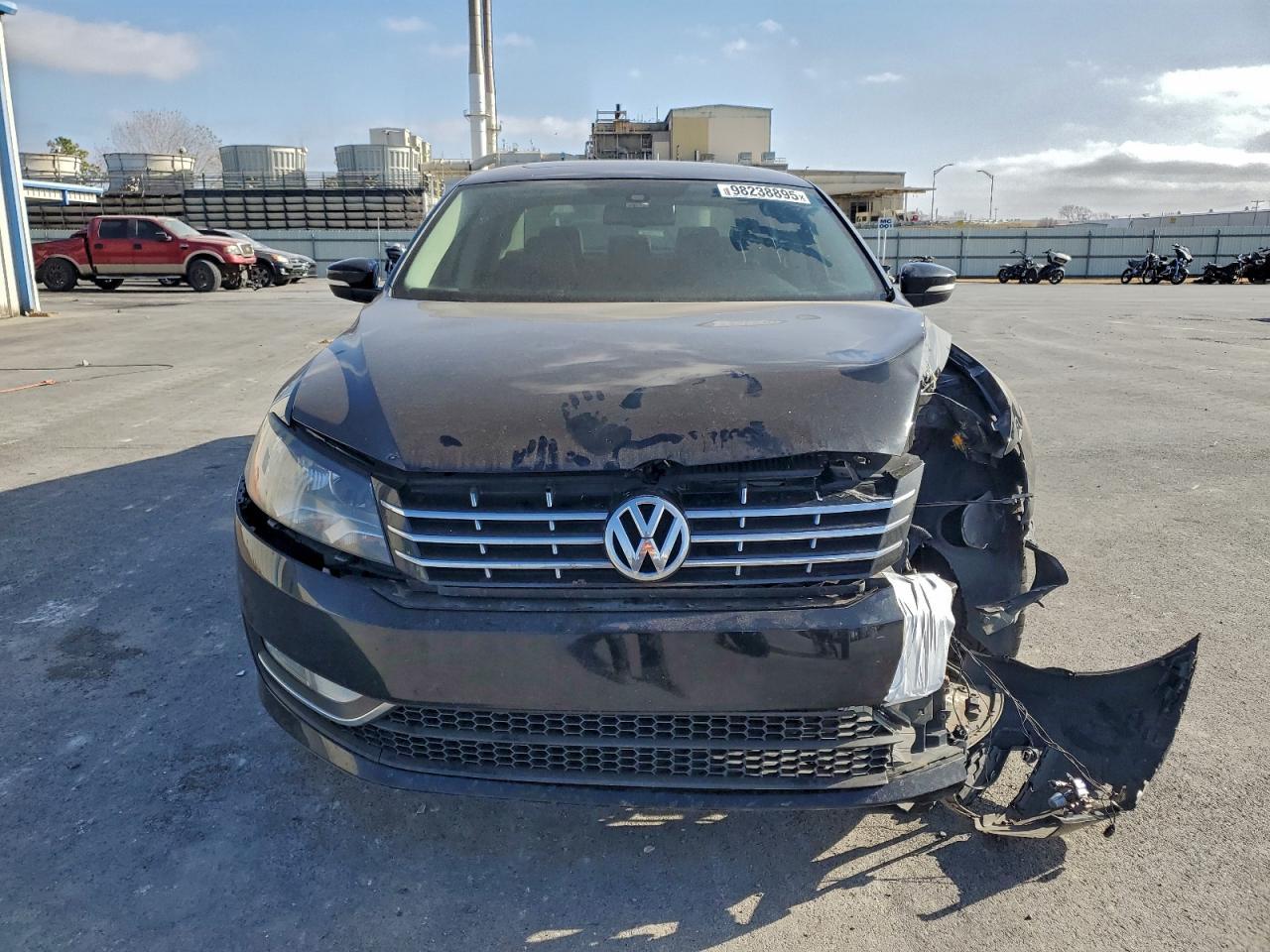 2014 VOLKSWAGEN Passat