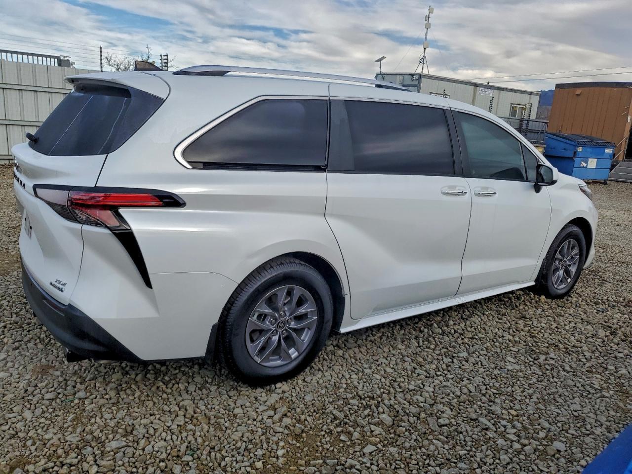 2022 TOYOTA SIENNA