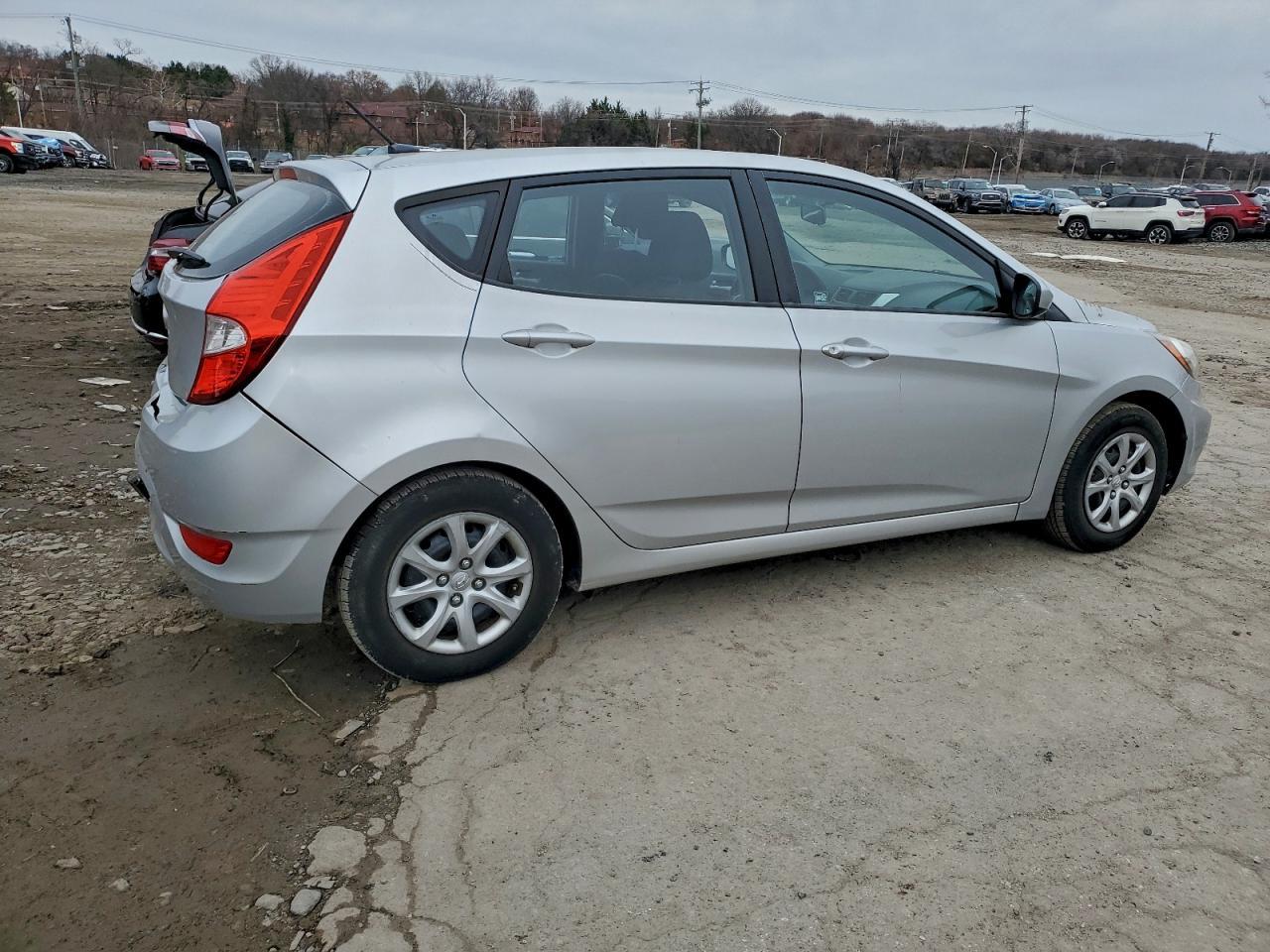 2012 HYUNDAI ACCENT