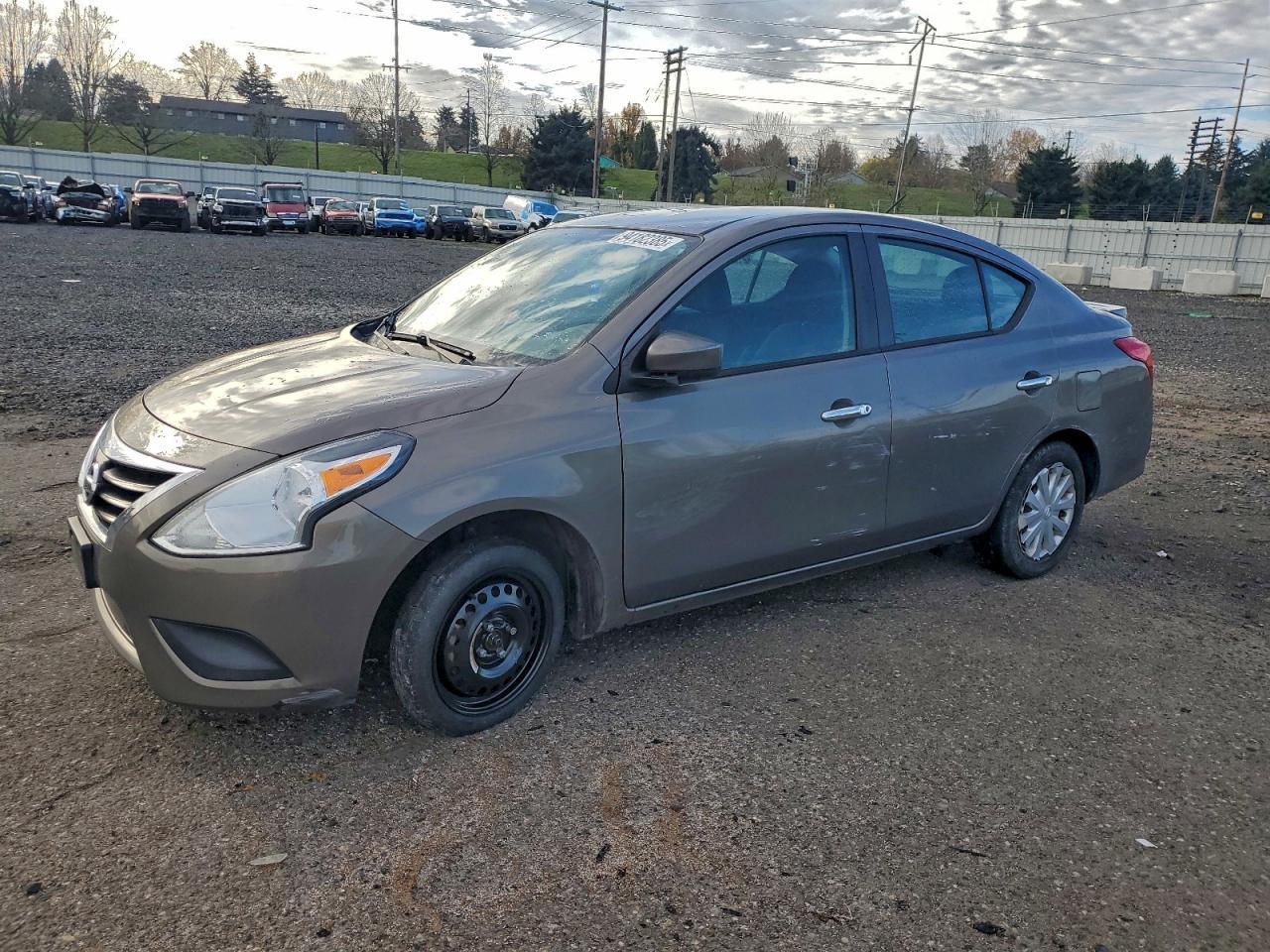 2015 NISSAN VERSA