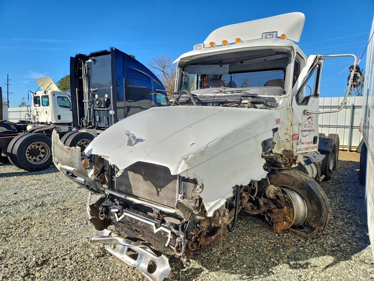 2018 MACK Cxu613