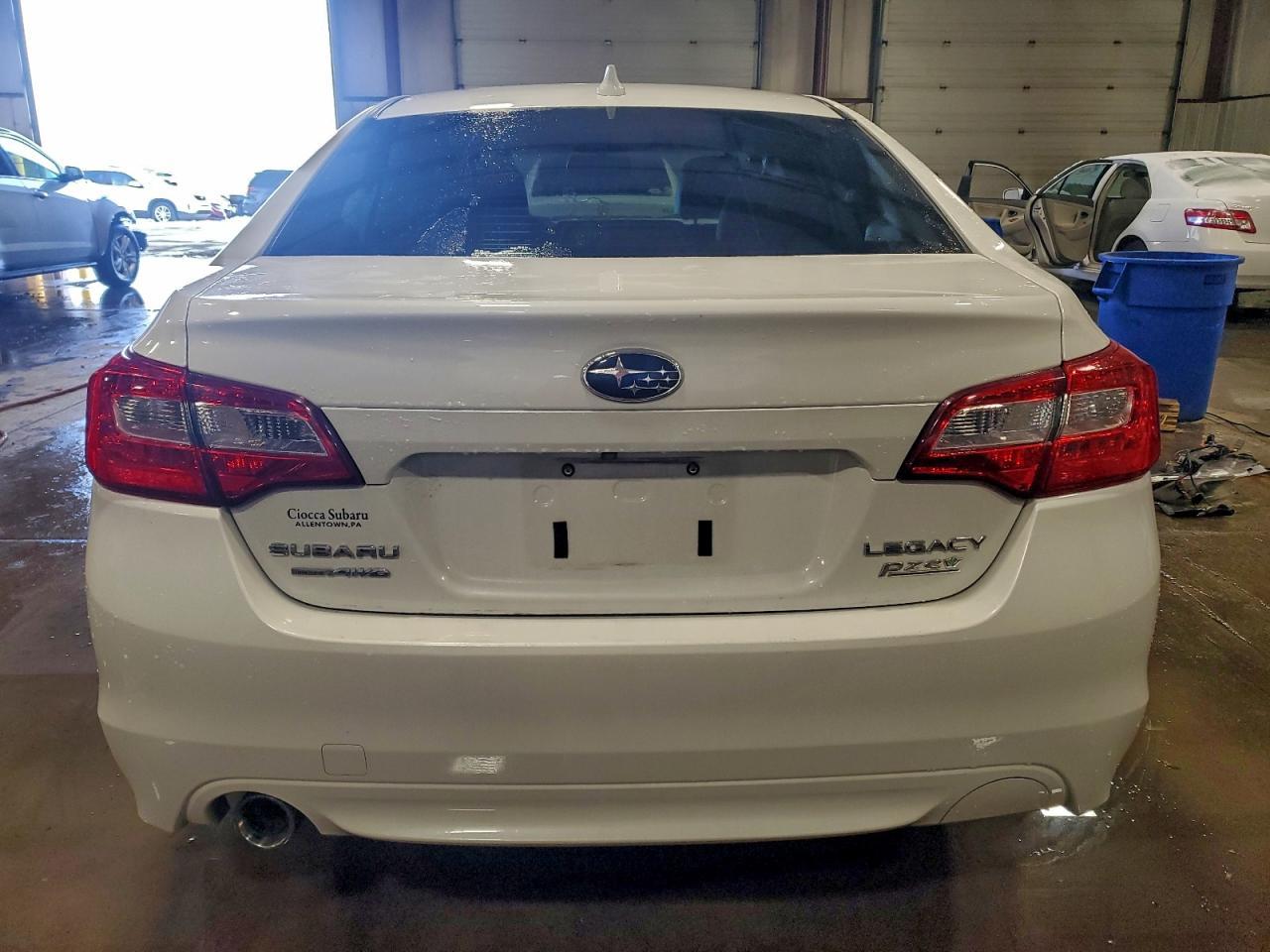 2017 SUBARU Legacy