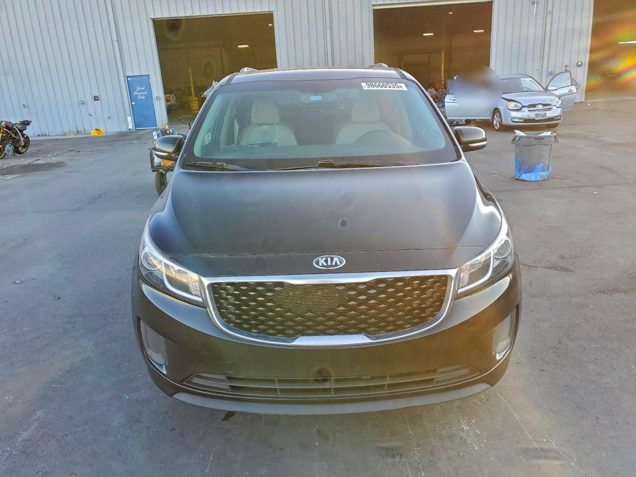 2016 KIA SEDONA