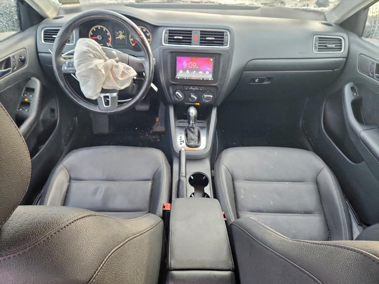 2011 VOLKSWAGEN JETTA