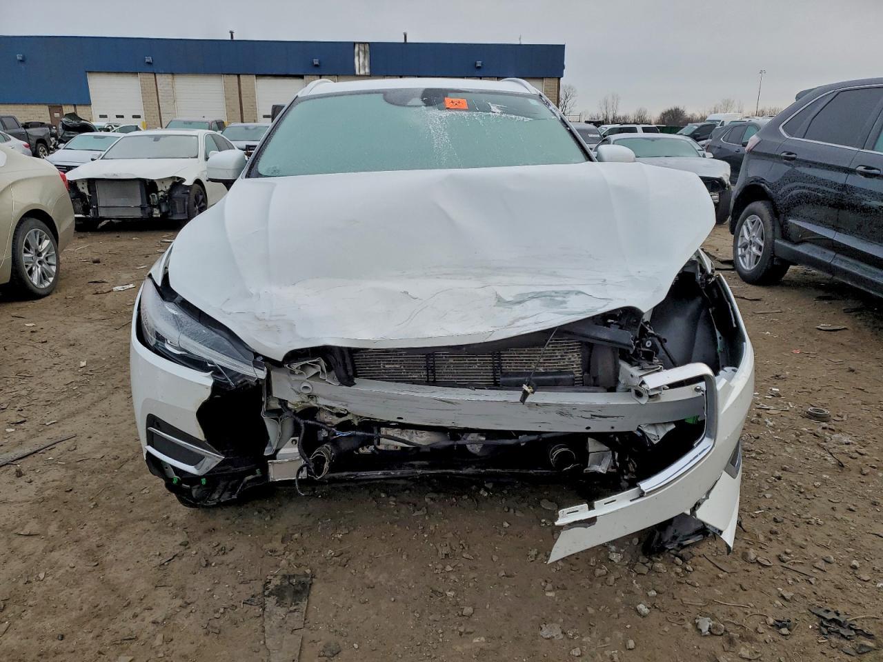 2021 VOLVO XC60