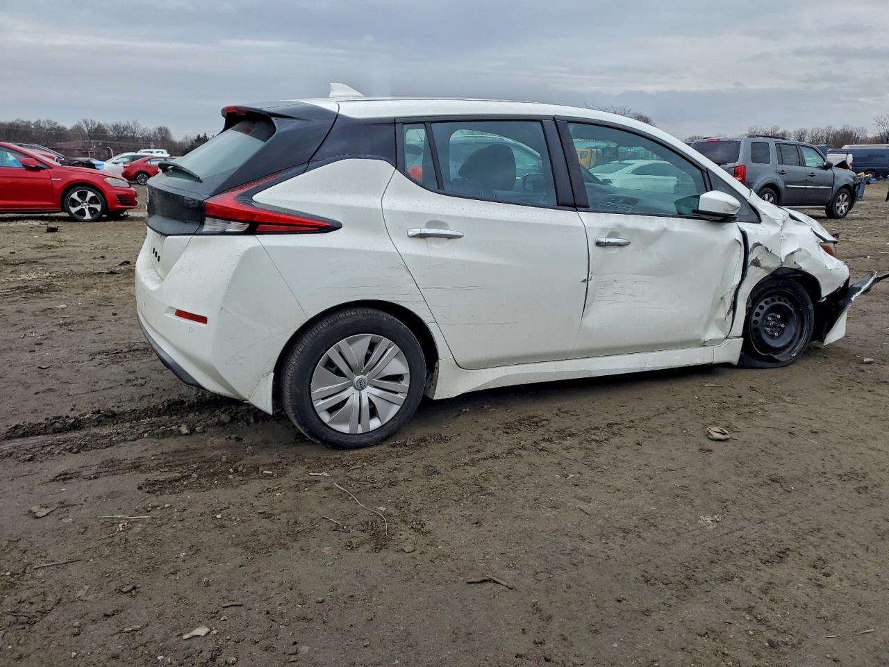 2023 NISSAN LEAF