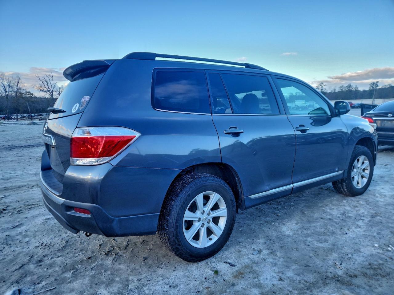 2013 TOYOTA HIGHLANDER
