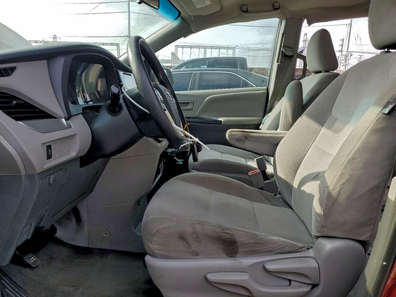 2017 TOYOTA SIENNA