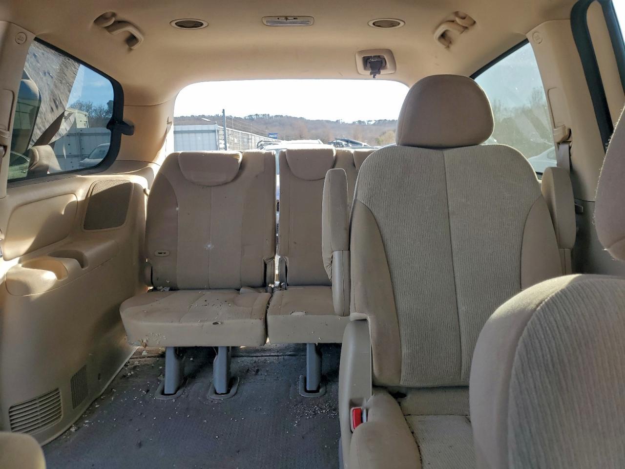 2011 KIA SEDONA