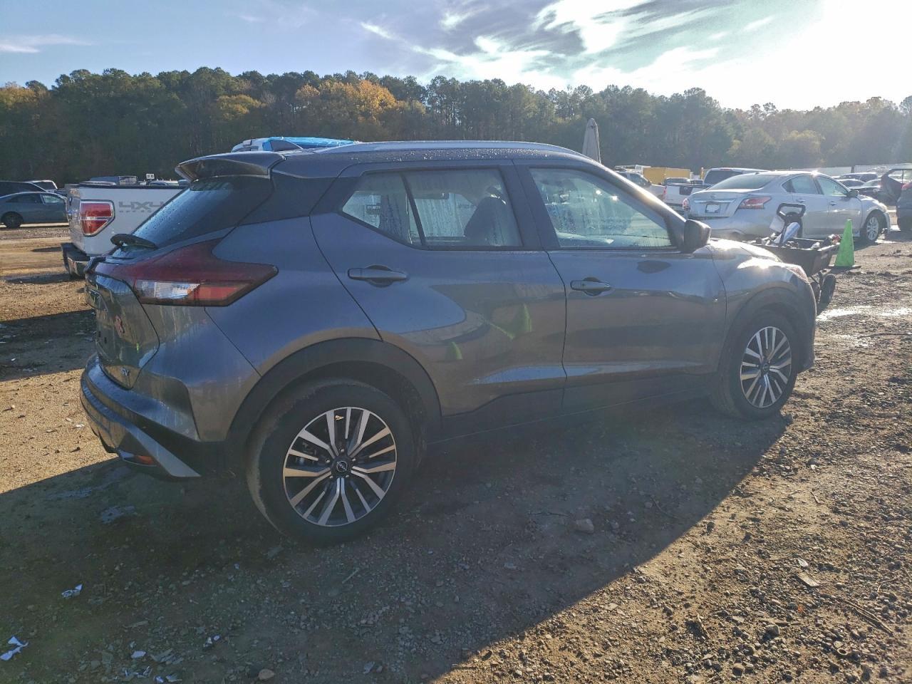 2023 NISSAN KICKS