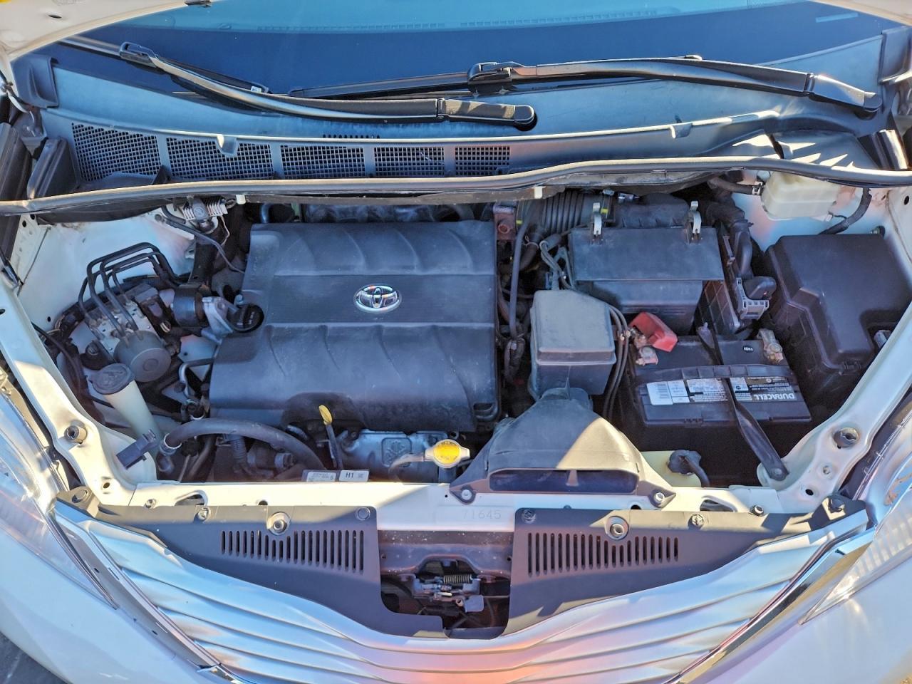 2014 TOYOTA SIENNA