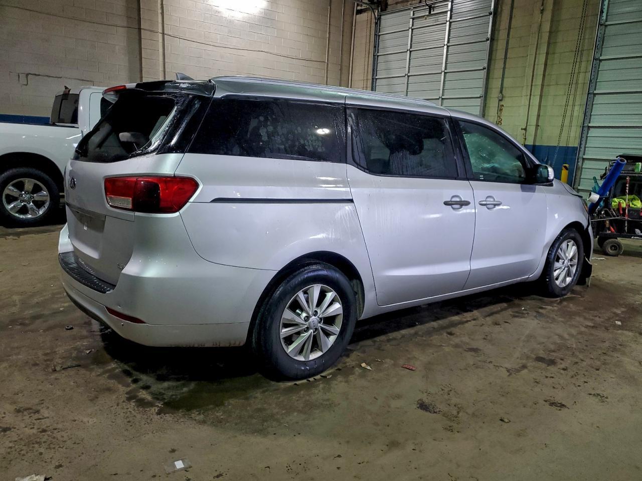 2015 KIA SEDONA