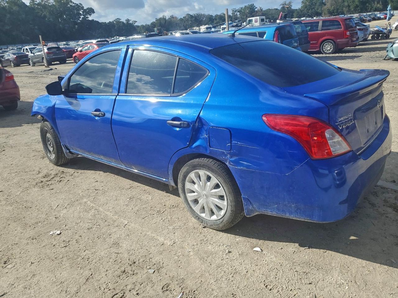 2016 NISSAN VERSA