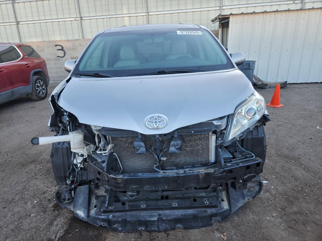 2016 TOYOTA SIENNA
