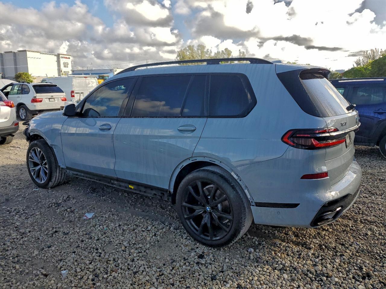 2024 BMW X7