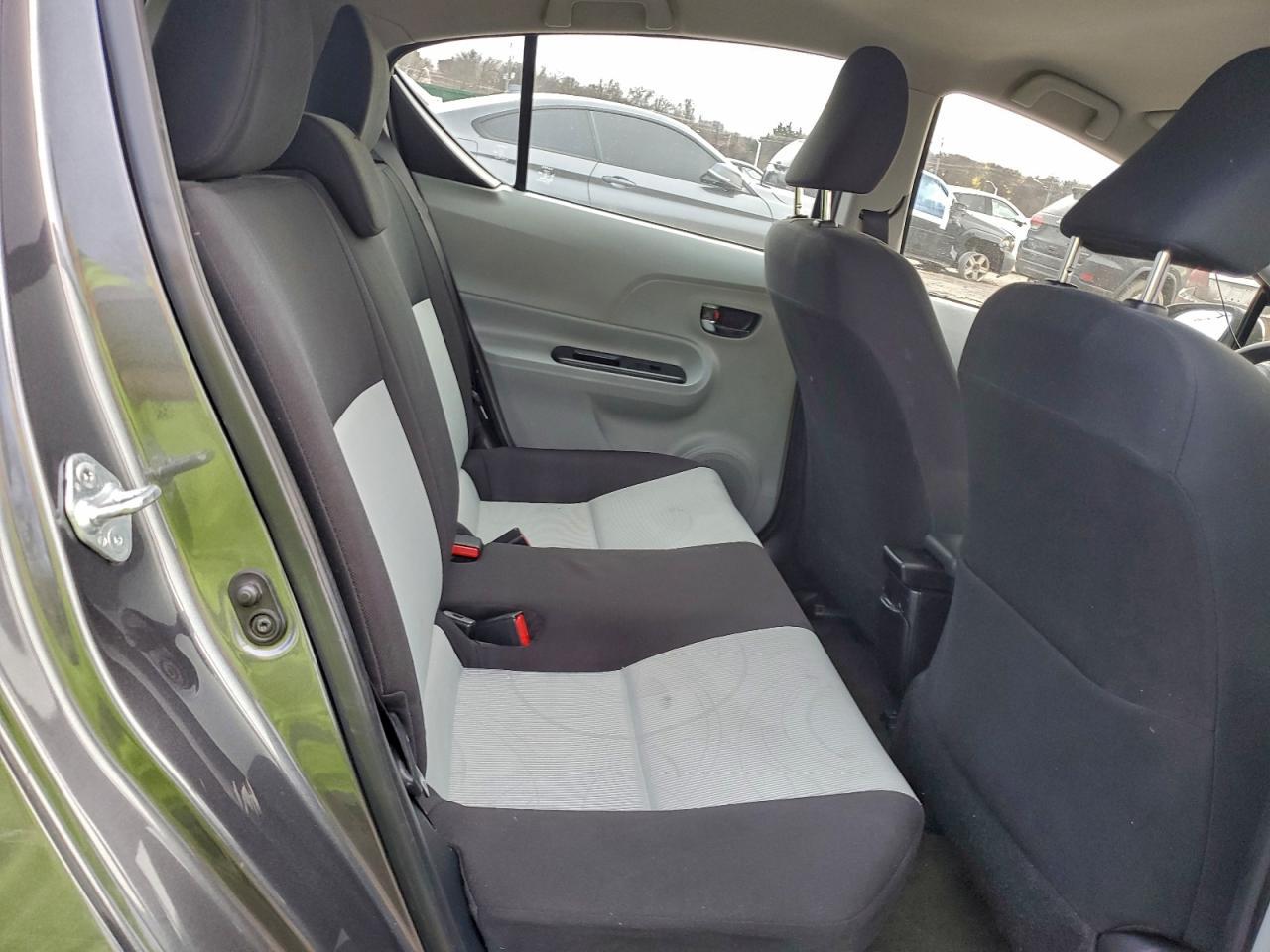 2014 TOYOTA Prius c