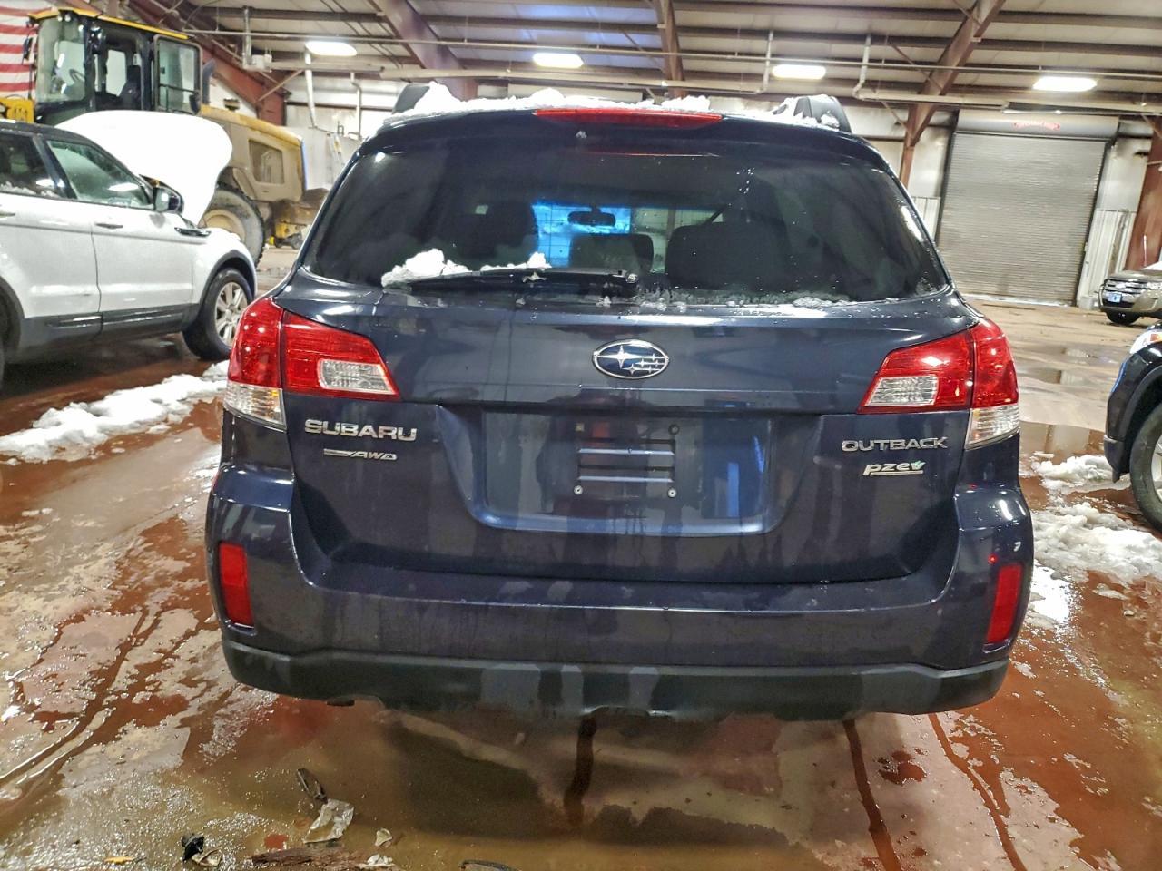 2013 SUBARU Outback
