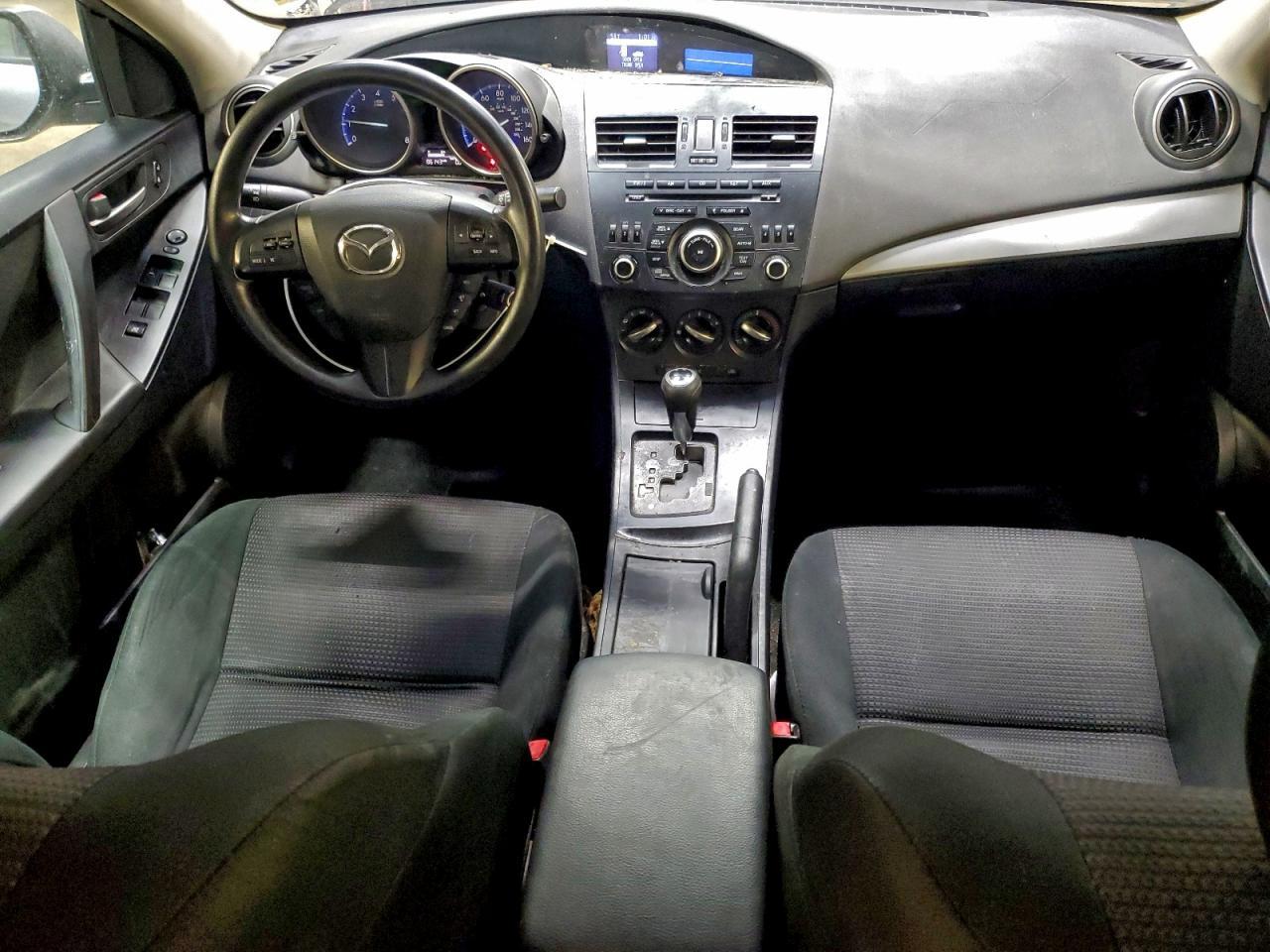 2013 MAZDA 3