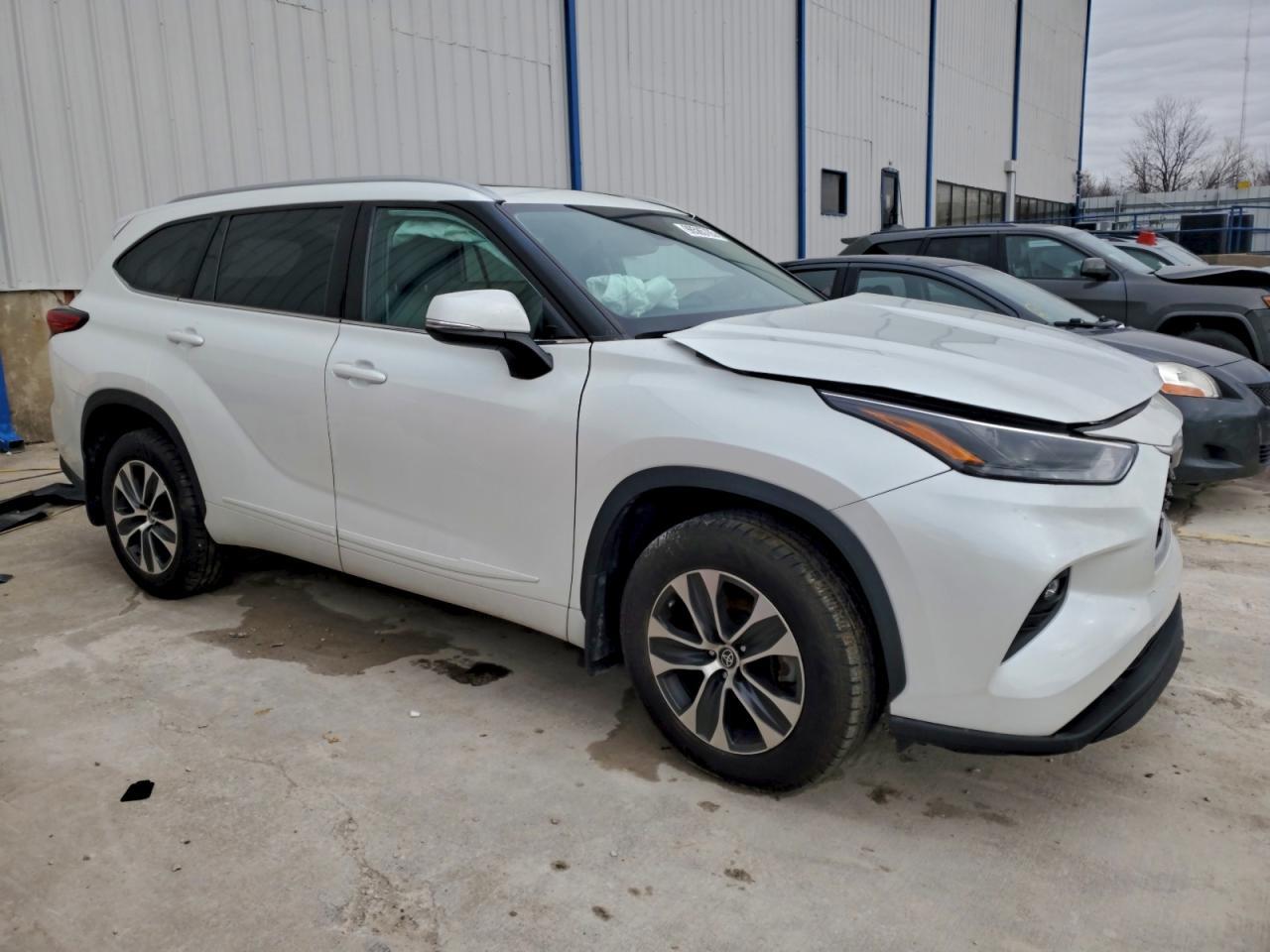 2022 TOYOTA HIGHLANDER