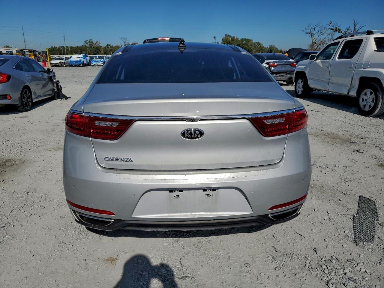 2017 KIA Cadenza