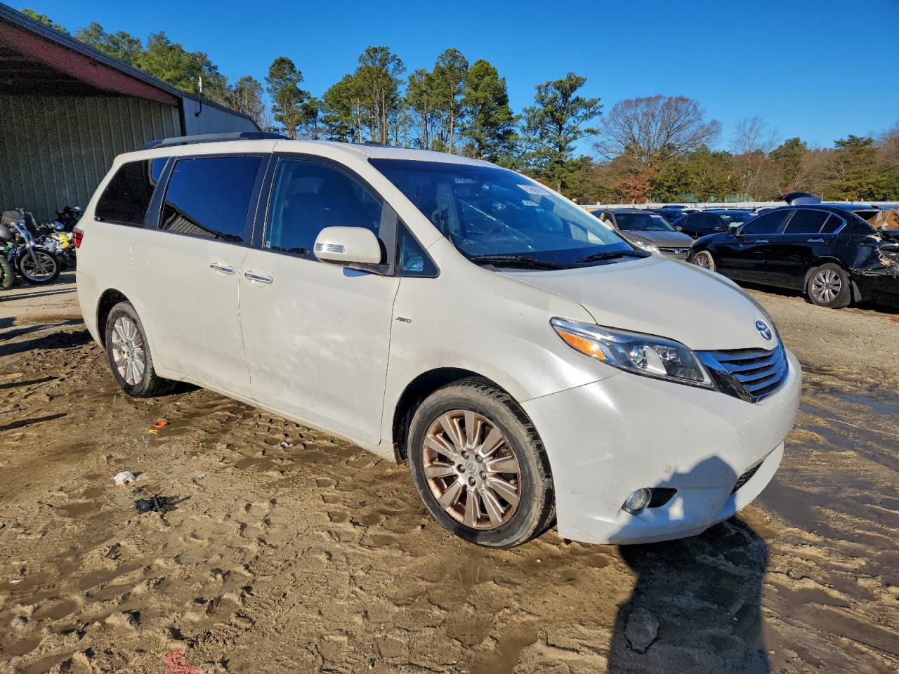 2016 TOYOTA SIENNA