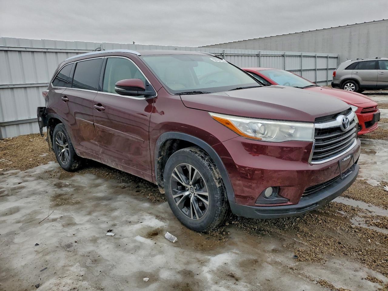 2016 TOYOTA HIGHLANDER