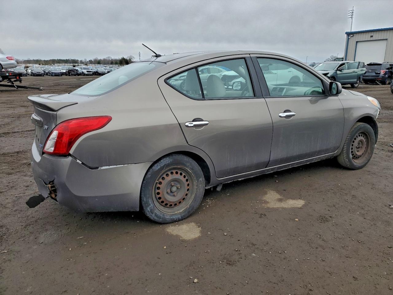 2013 NISSAN VERSA