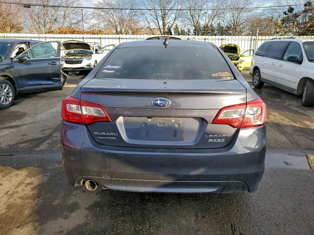2017 SUBARU Legacy