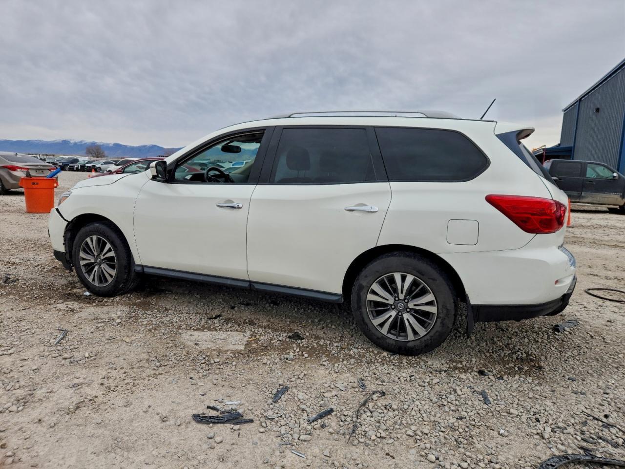 2017 NISSAN PATHFINDER