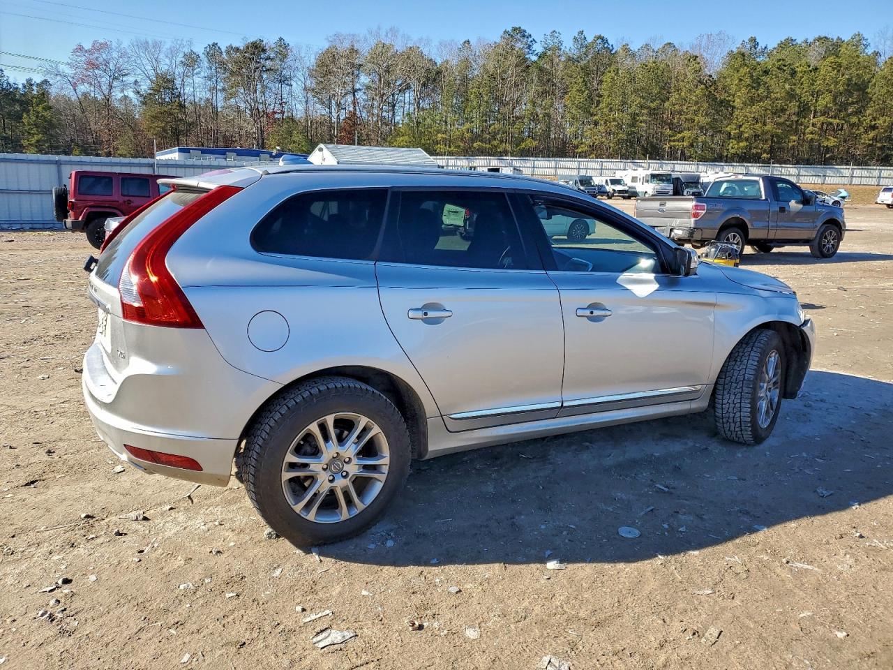 2015 VOLVO XC60